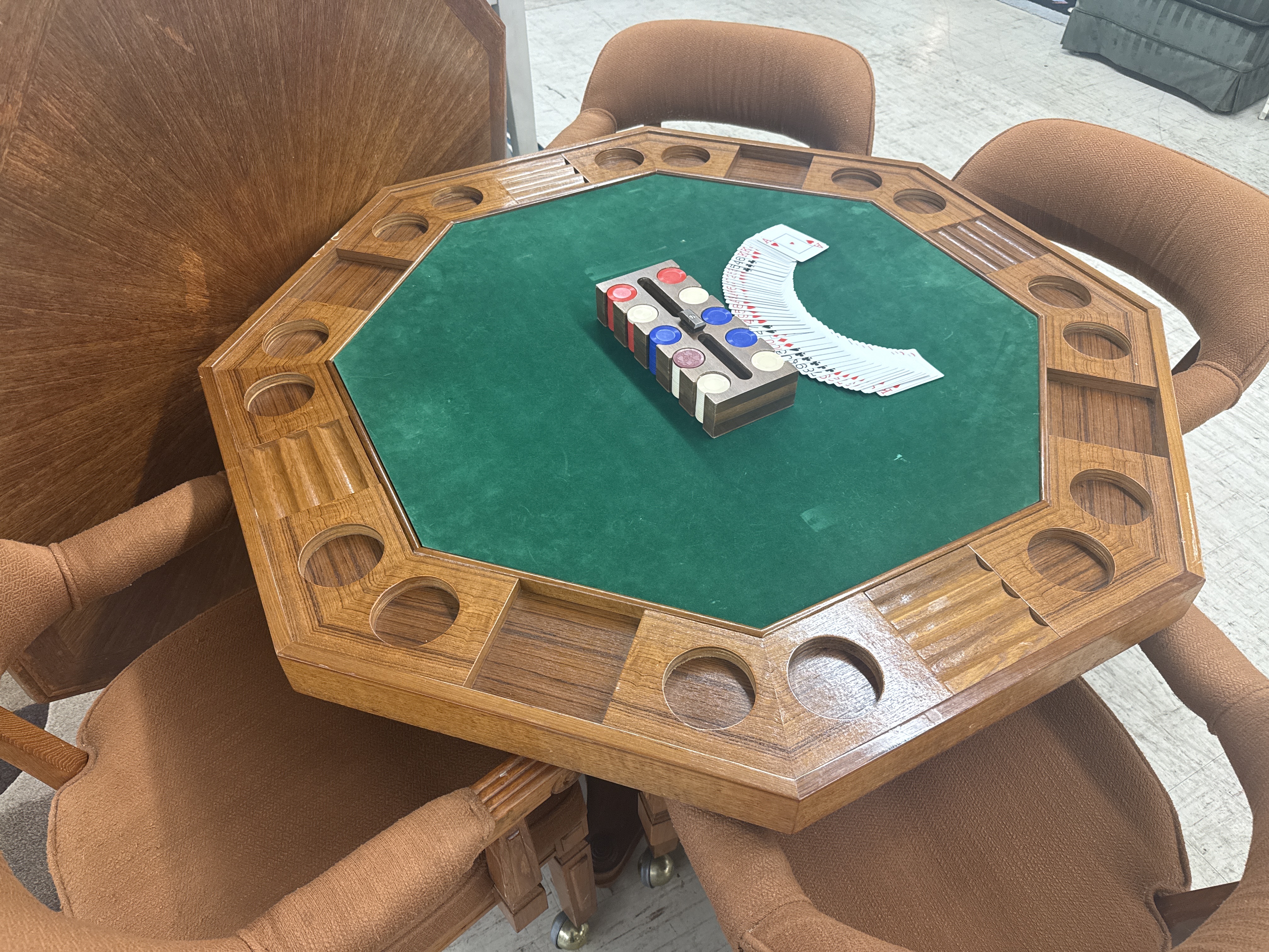 Game Table w/4 chairs - Pre-loved furniture Central Florida