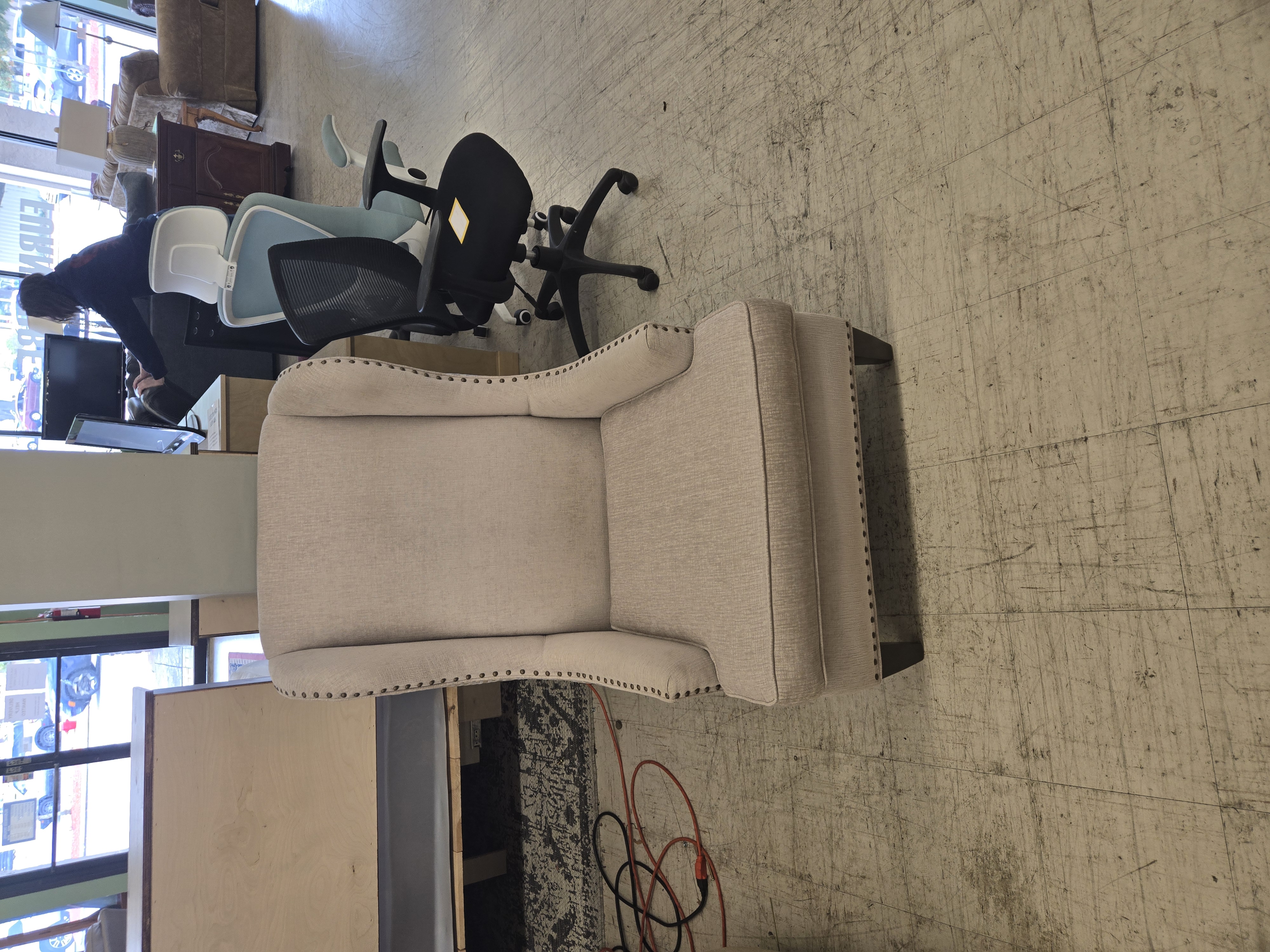 Haverty wing back chair — photo 1