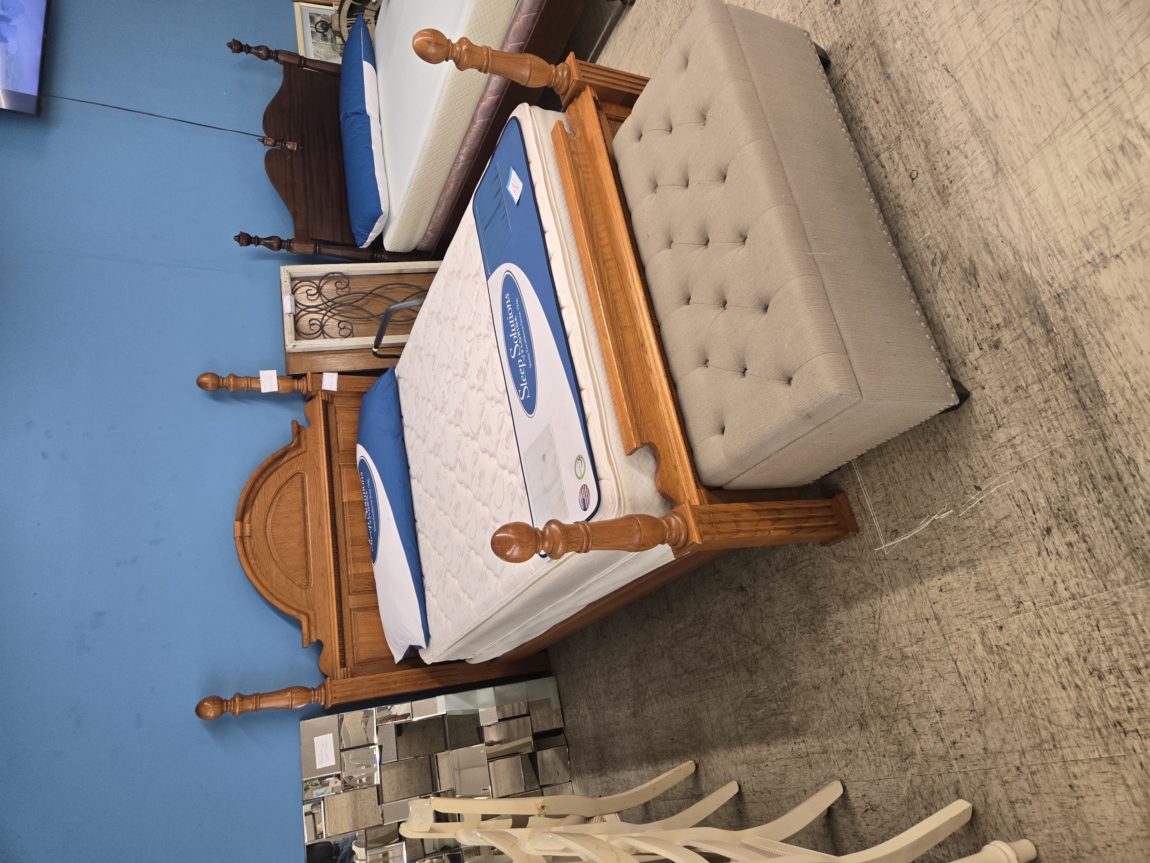 Queen headboard, footboard, rails and slats - Pre-loved furniture Central Florida