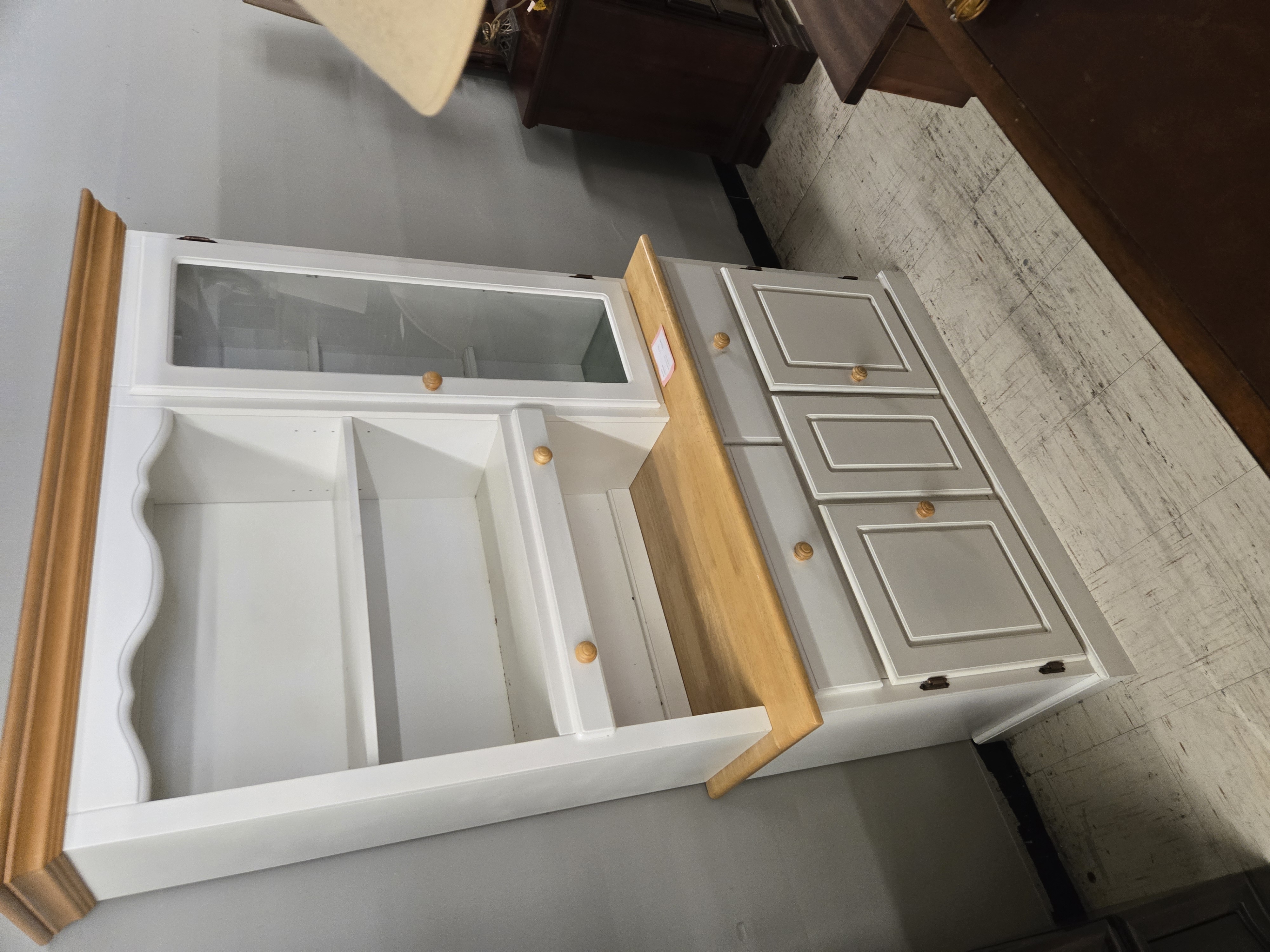 2 piece hutch - Pre-loved furniture Central Florida