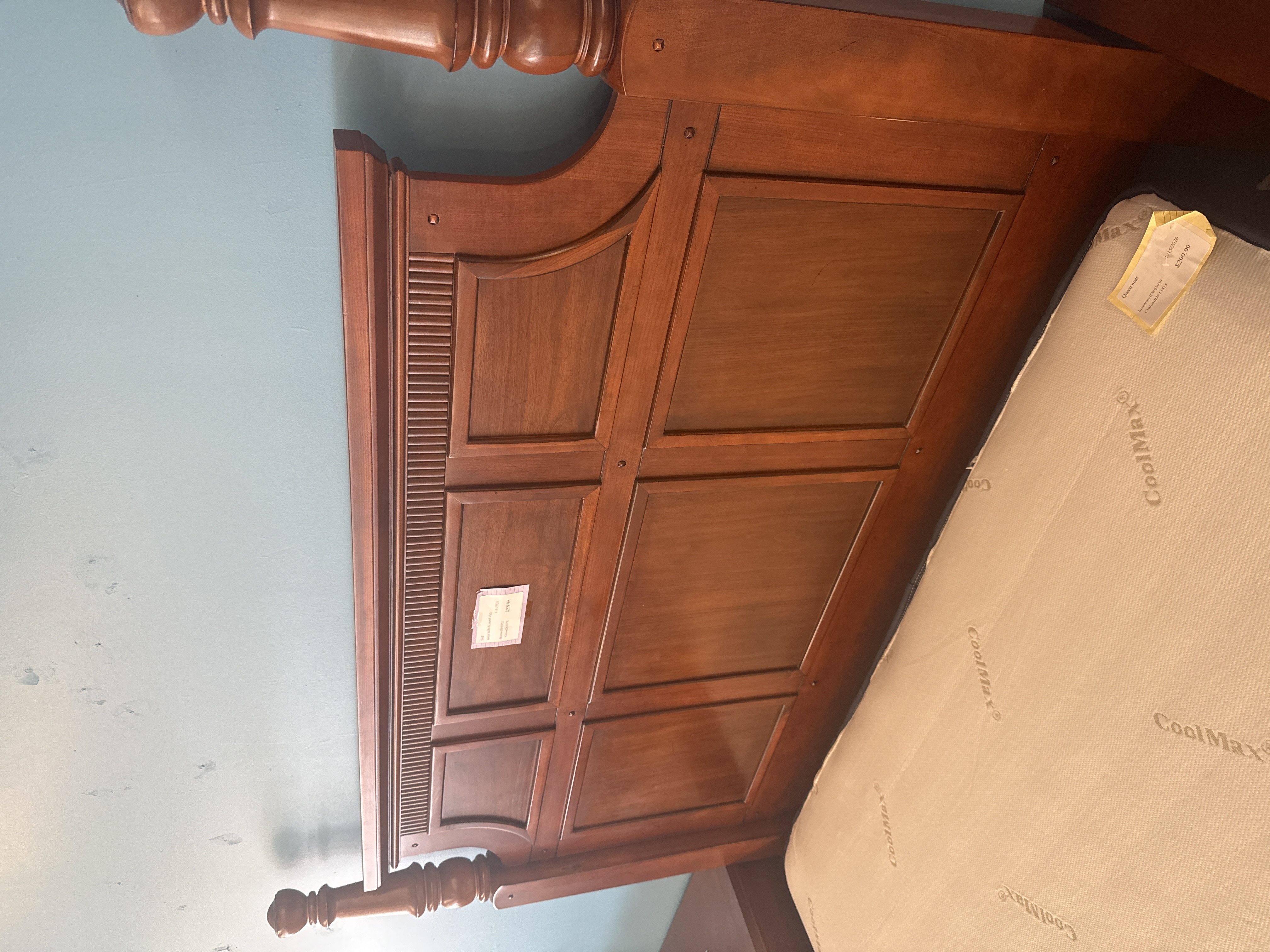 4 Piece Mahogany Bedroom Set (Queen)