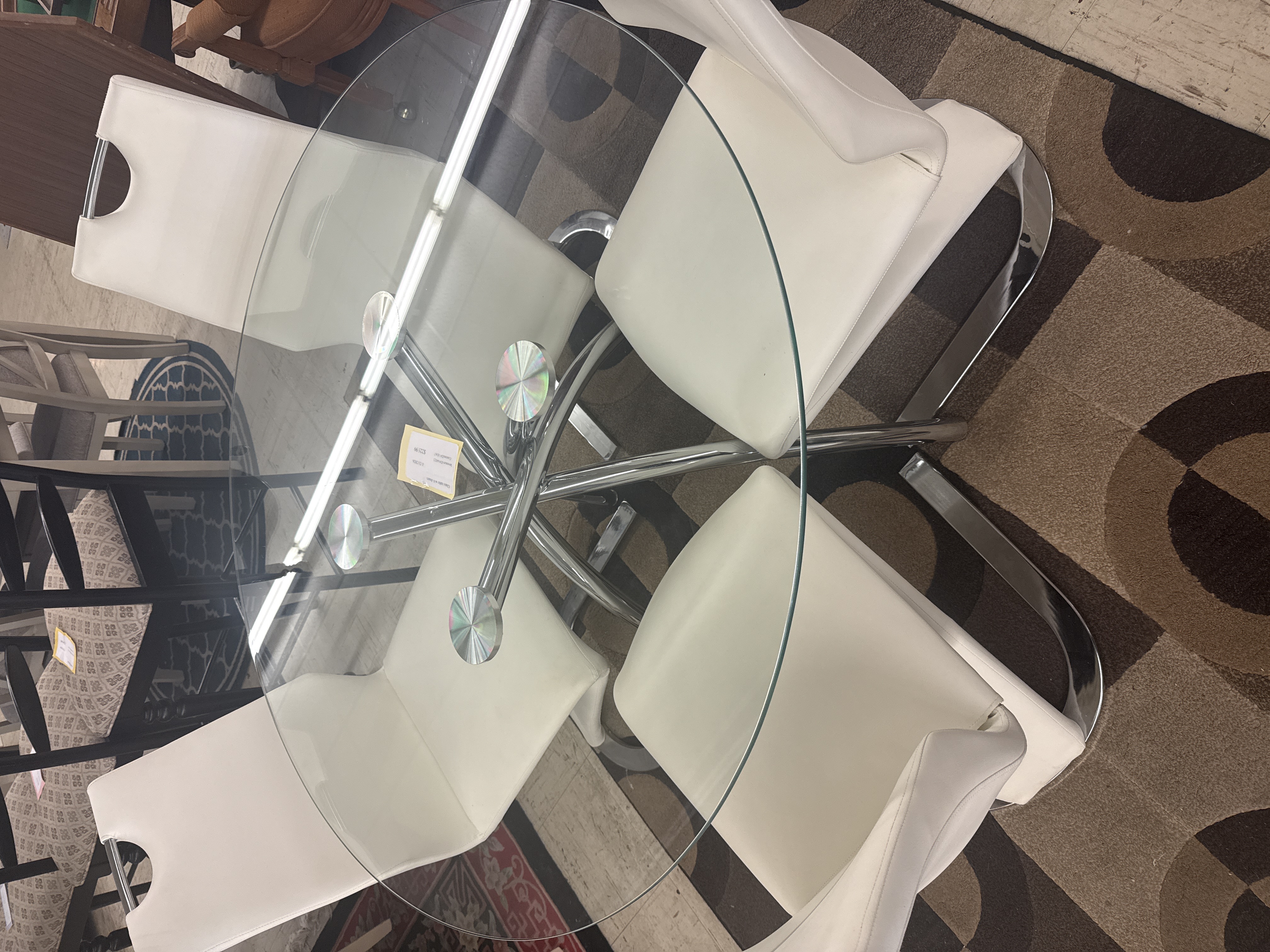 Glass Table w/ 4 chairs - Pre-loved furniture Central Florida