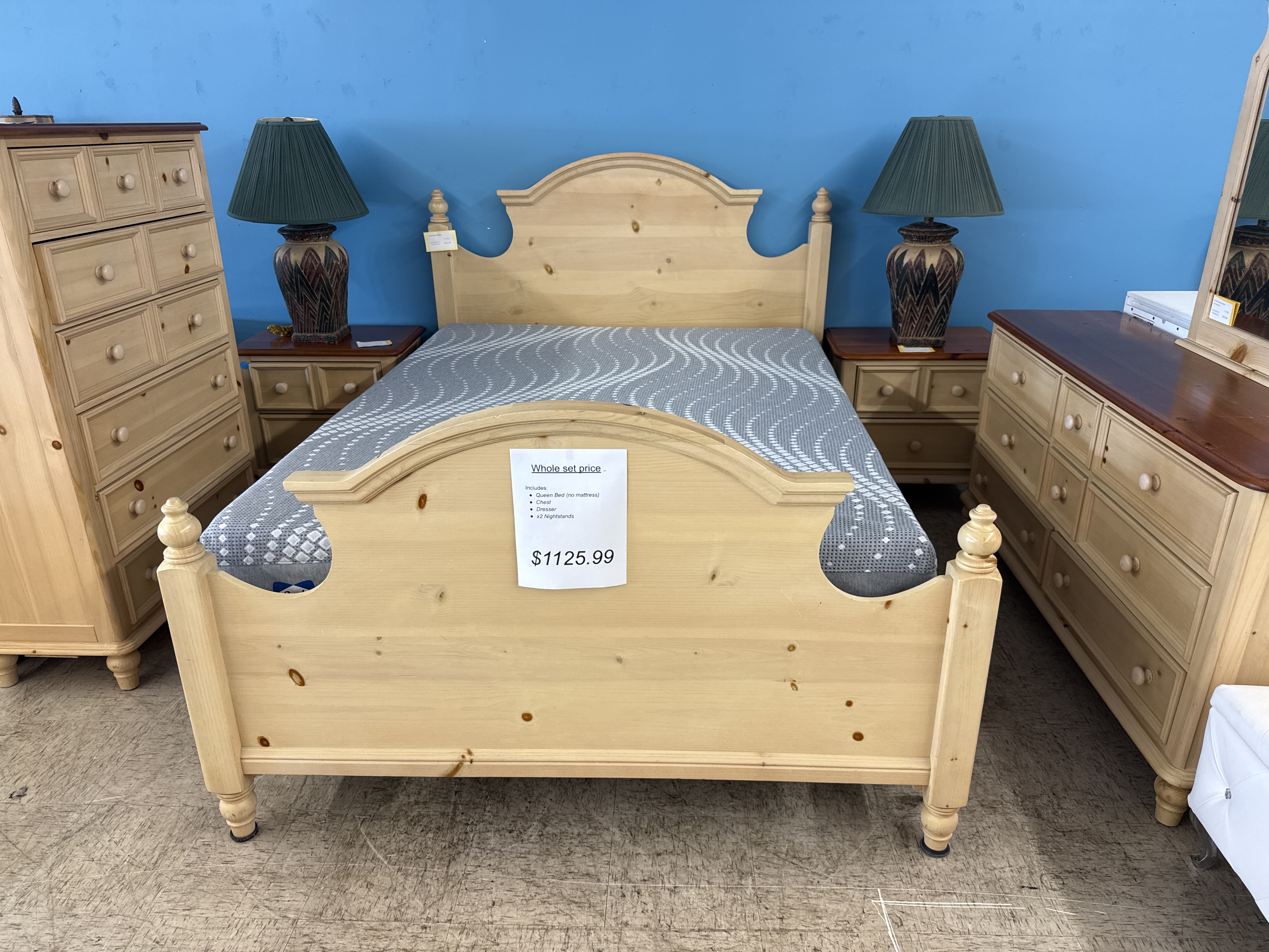 Queen Light Two-tone Bedroom Set - Consignment Furniture Central Florida Queen Light Two-tone Bedroom Set